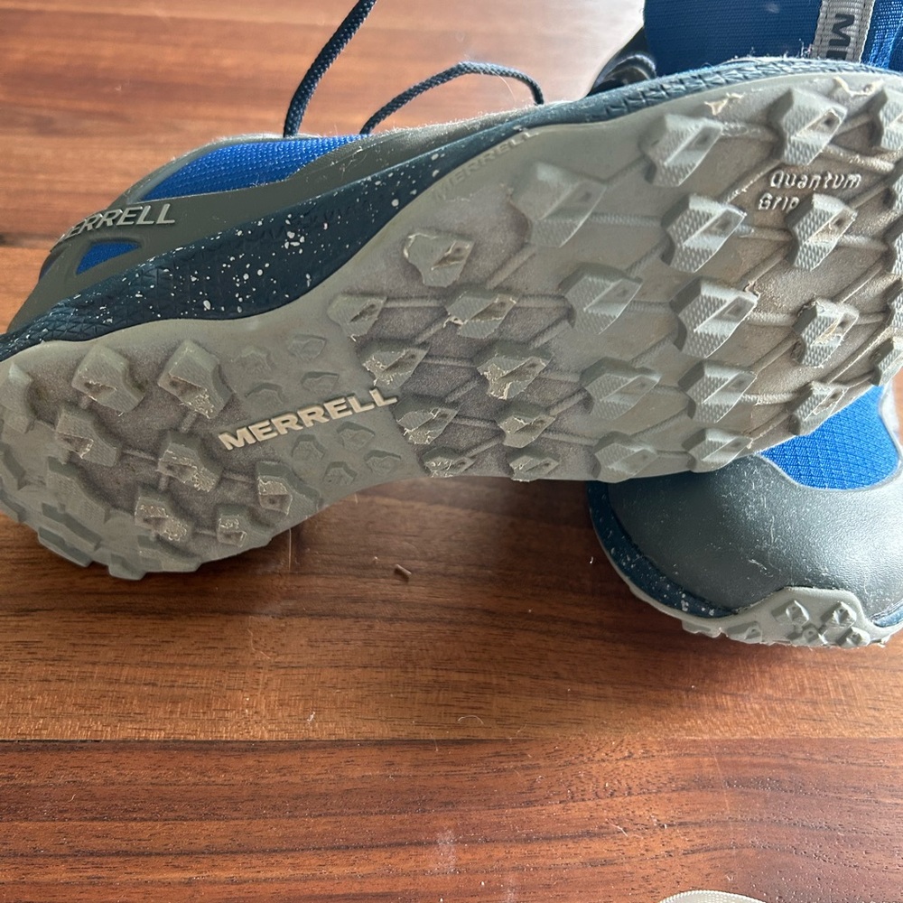 Merrill boys shoe size 4 youth wide - Picture 2 of 4
